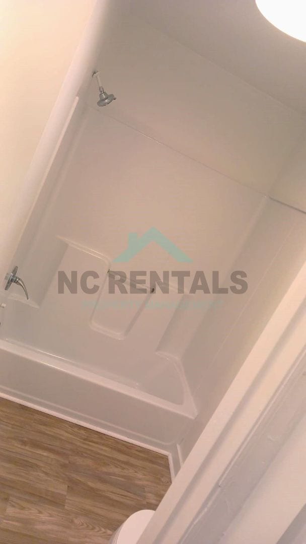 Building Photo - 427 Matthews St