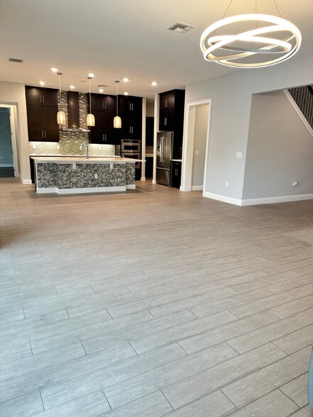 Building Photo - 7944 Chilton Dr