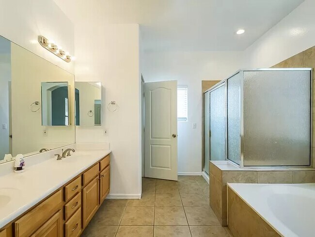 Building Photo - 6617 W Andrea Dr