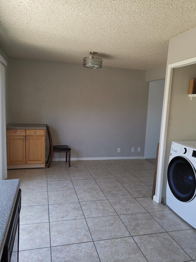 Building Photo - 4411 Seminole Way