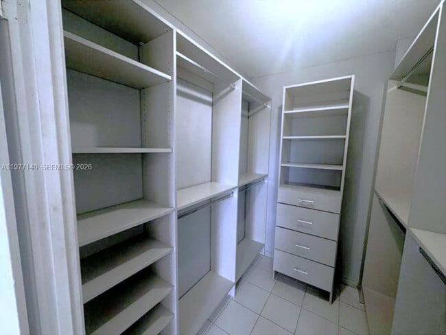 Building Photo - 8005 Lake Dr