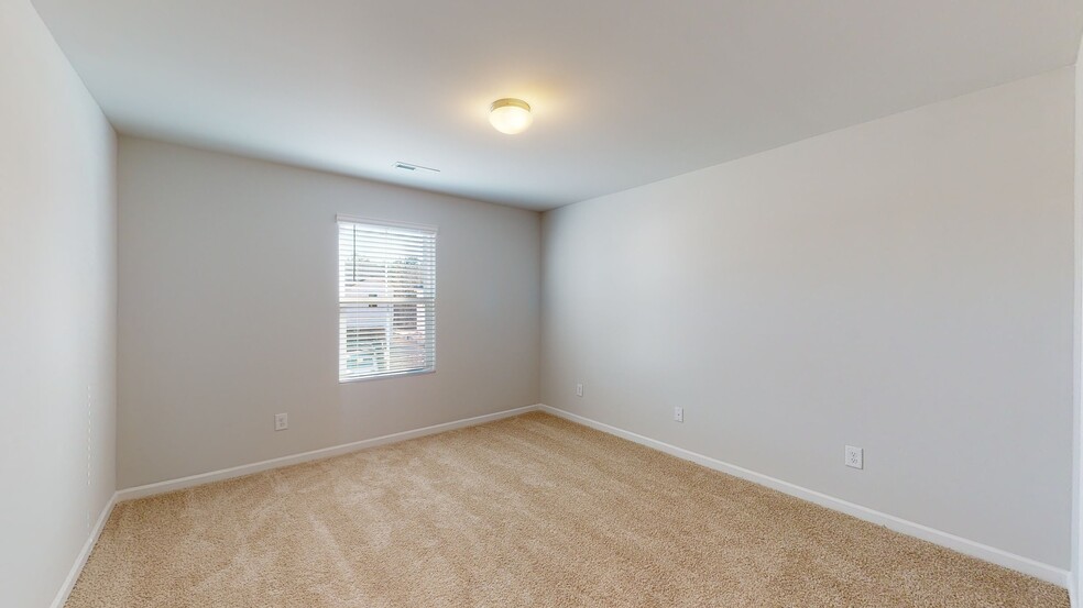 Upstairs Another Bedroom - 117 Maple Tree Ln