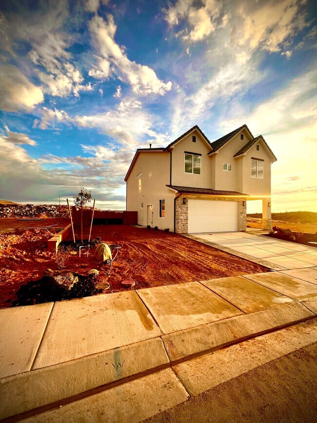 Building Photo - 2823 W 310 N