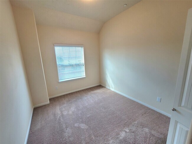 Building Photo - 2243 Bermuda Shores Dr