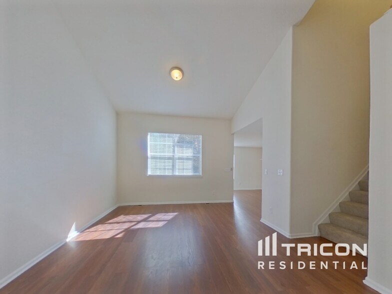 Building Photo - 1129 S Duquesne Cir