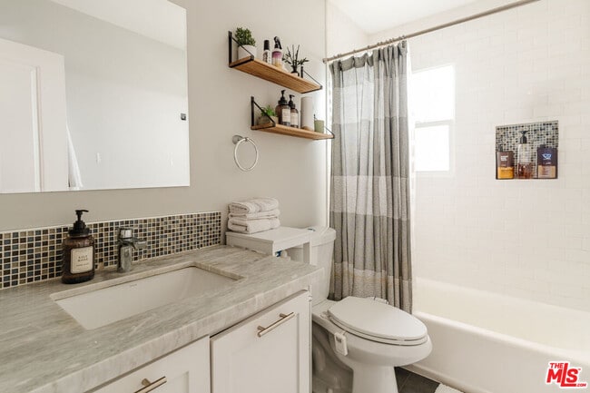 Building Photo - 5940 Matilija Ave