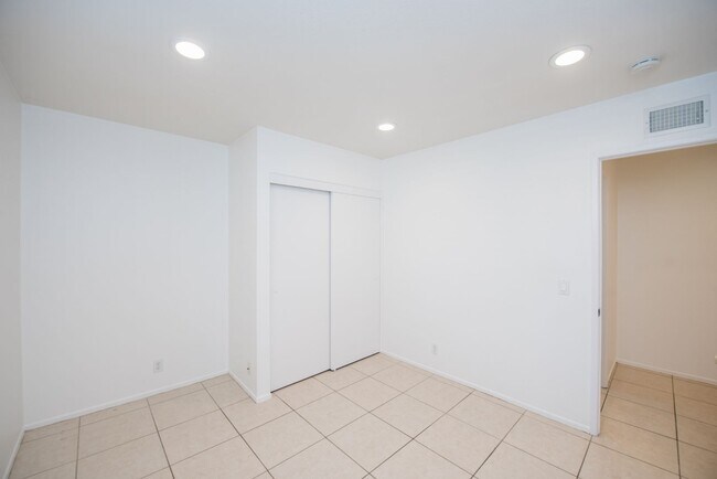 Building Photo - Spacious 4 Bedroom Home in Quiet Yorba Linda Neighborhood