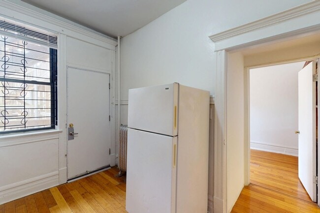Floorplan - 5401-5403 S. Woodlawn Avenue