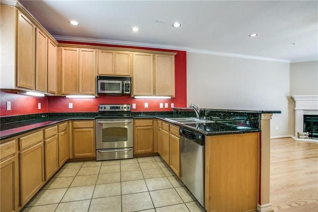 Building Photo - 2415 Stutz Dr