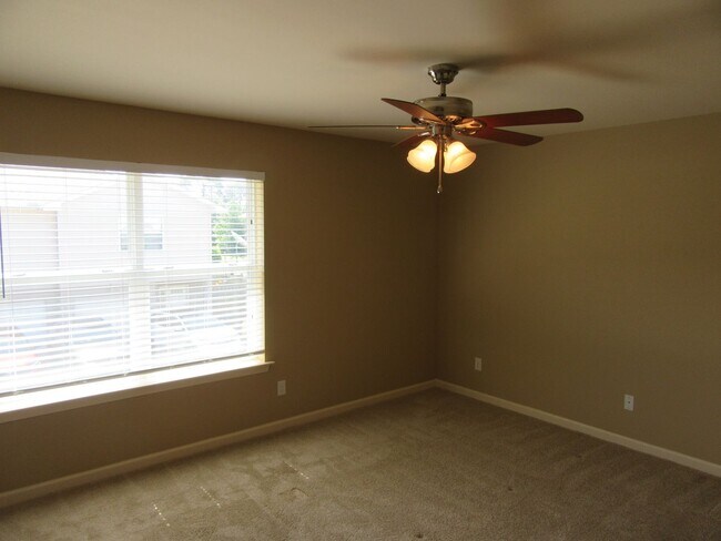 Building Photo - 2407 Astrid Ln