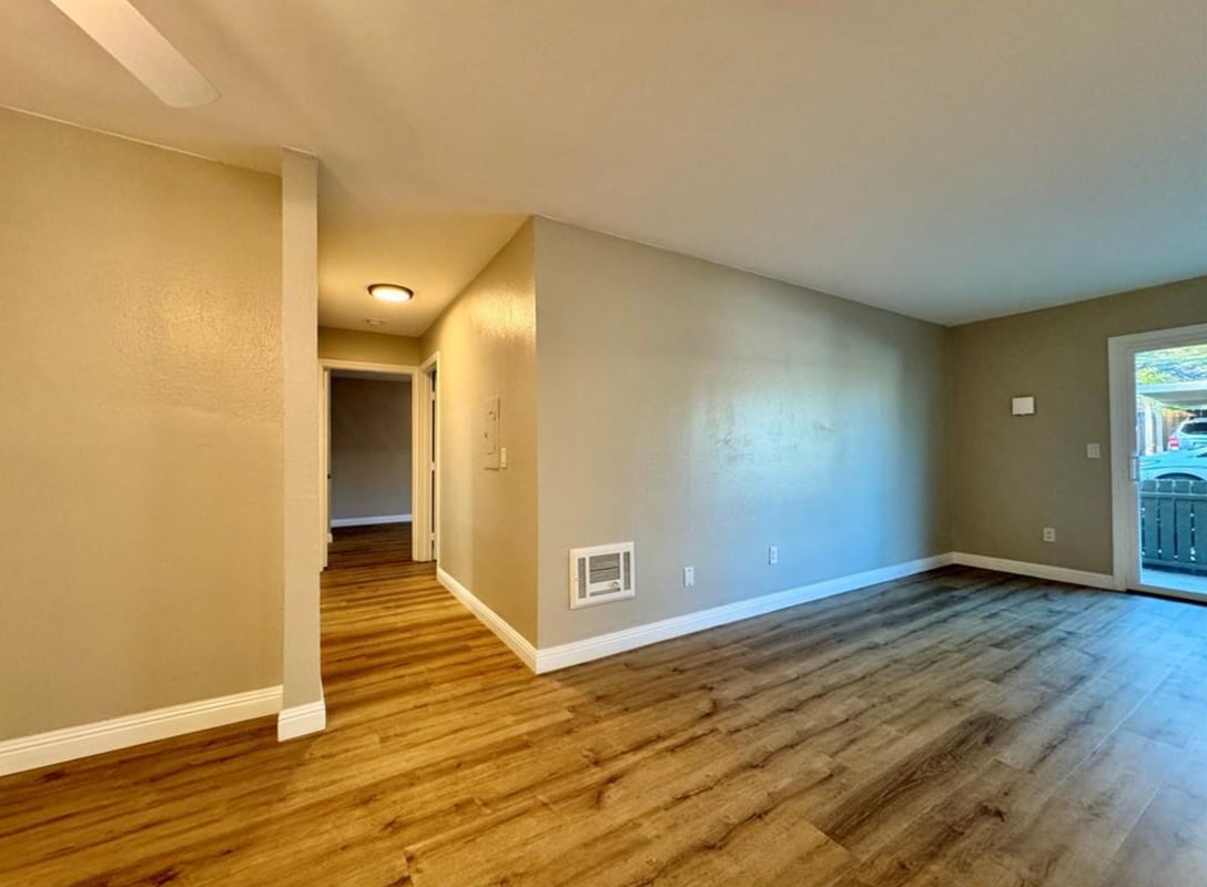 Building Photo - 432 Edgehill Ln