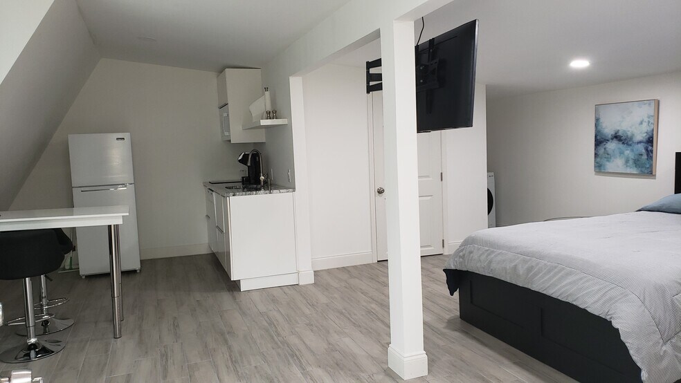 Building Photo - 4265 Parnell Rd