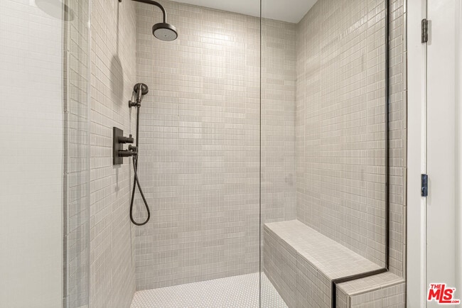 Building Photo - 520 N Bedford Dr