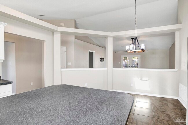 Building Photo - 512 Batten Blvd