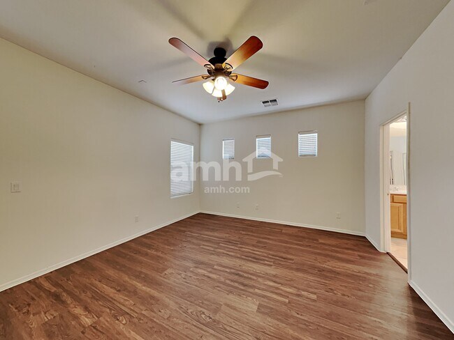 Building Photo - 15954 W Port Royale Ln