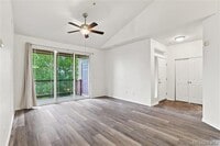 Building Photo - 804 Summer Hawk Dr