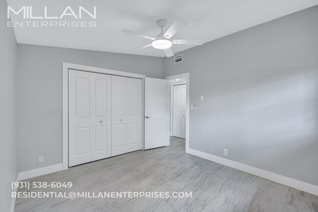 Building Photo - 325 Capri Blvd