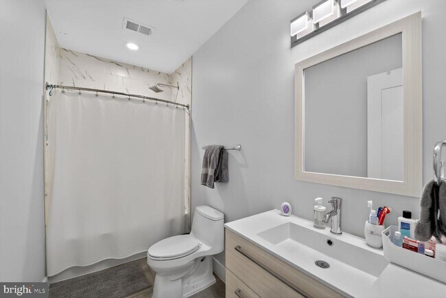 Building Photo - 5310 Dorsett Pl NW