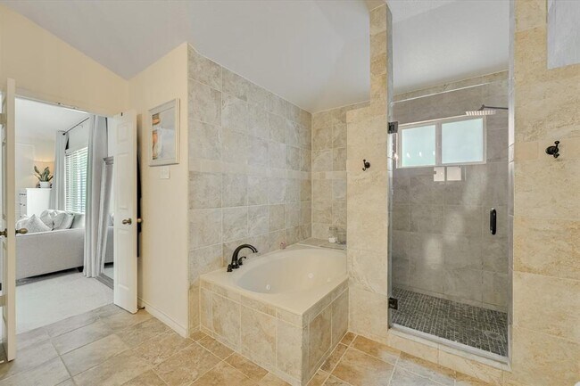 Building Photo - 803 Crocus Dr