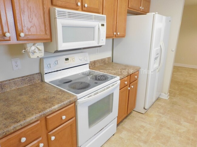 Building Photo - 2831 White Ln