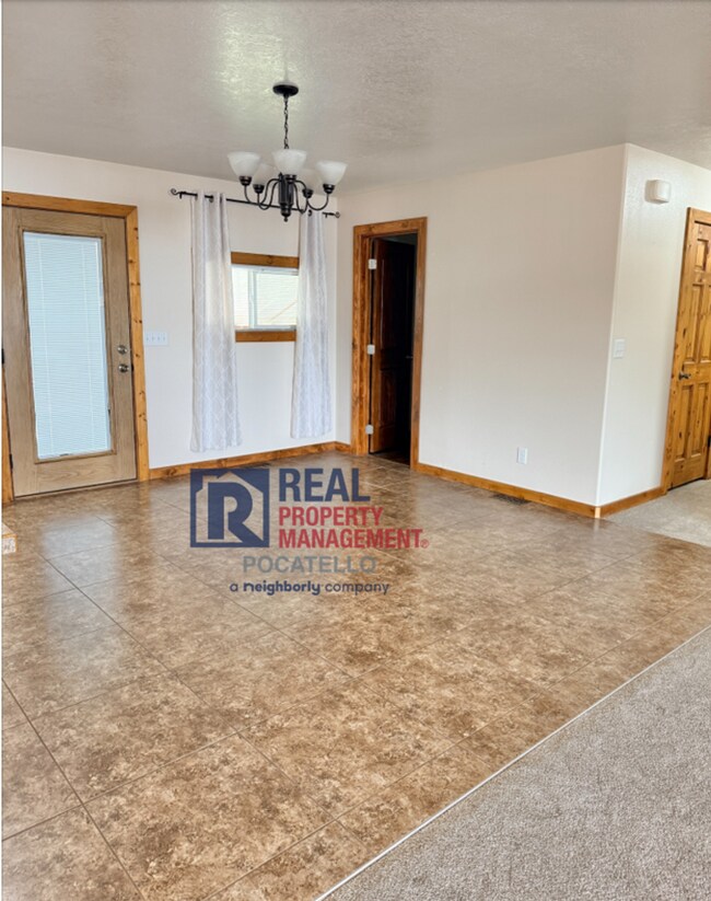 Building Photo - 13355 N Dekay Rd