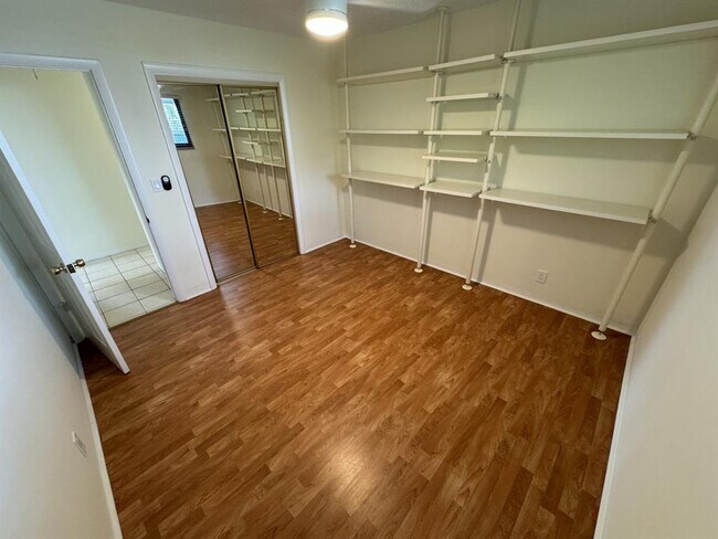 Building Photo - 1101 NE 18th Ct