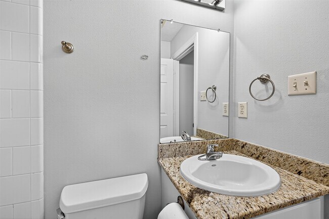 Building Photo - 406 Texas St