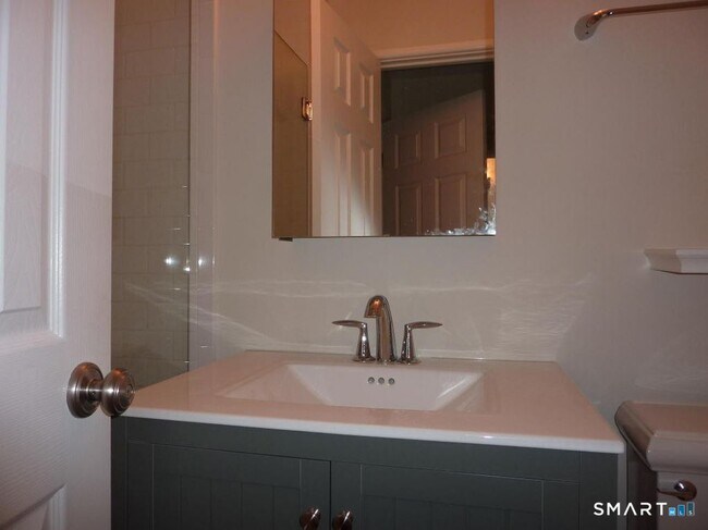 Building Photo - 62 Heritage Hill Rd