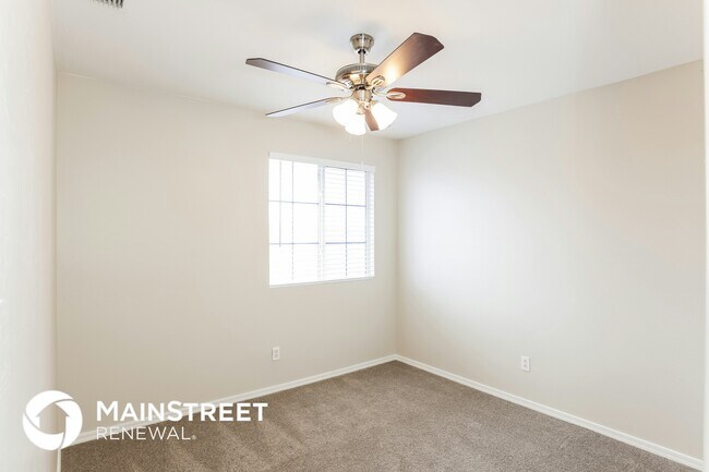 Building Photo - 12622 W Paradise Dr