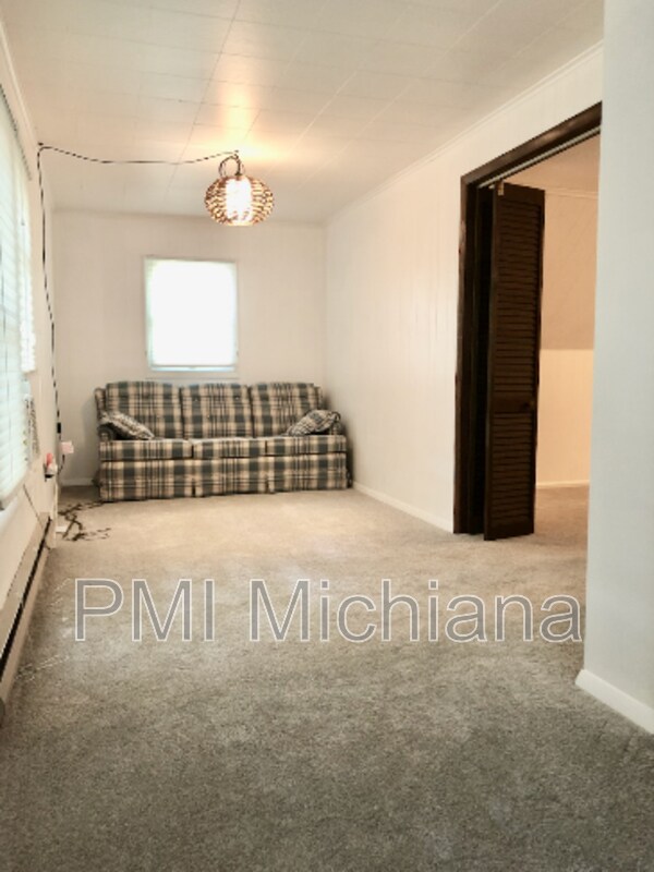 Building Photo - 52554 Kenilworth Rd