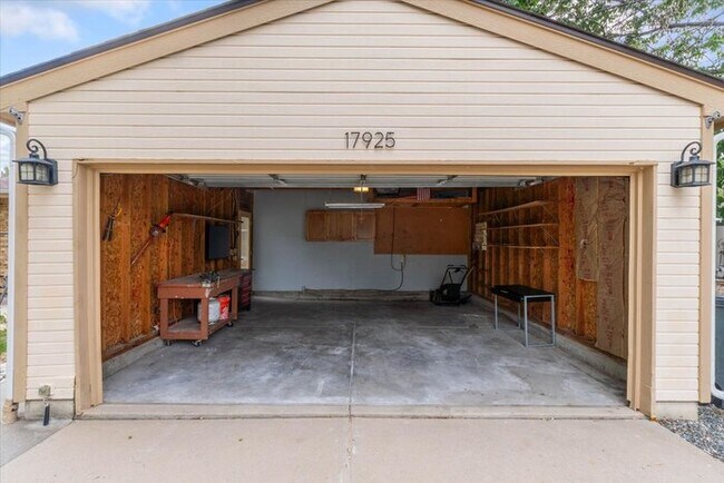 Building Photo - Charming 3 beds 2 baths in Centennial!