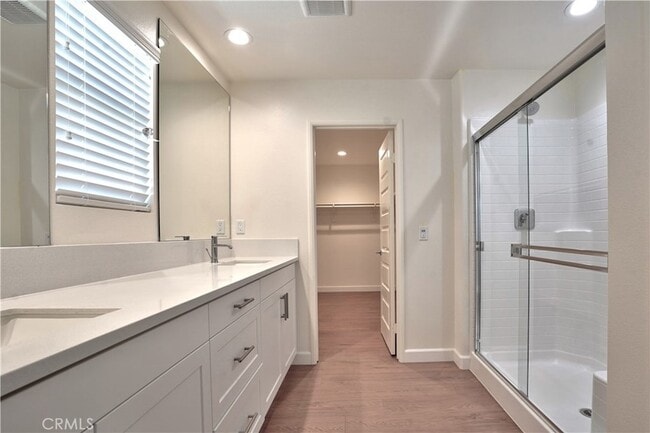 Building Photo - 136 Trellis Ct