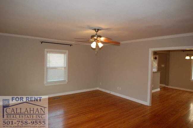 Building Photo - Park Hill 2 Bedroom Home