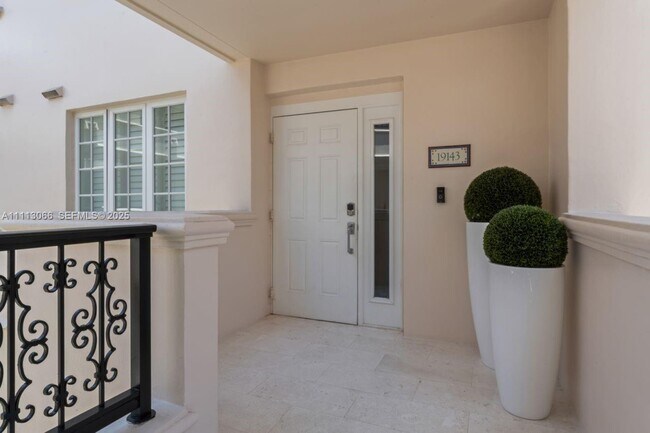 Building Photo - 19143 Fisher Island Dr