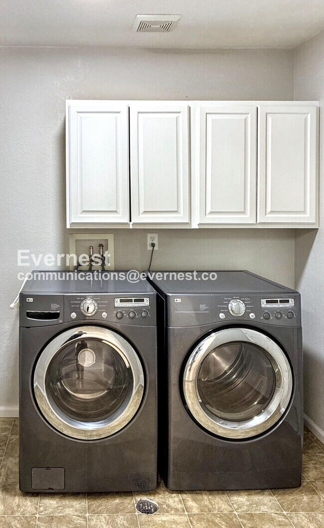 Building Photo - 3907 Heatherwood Cir