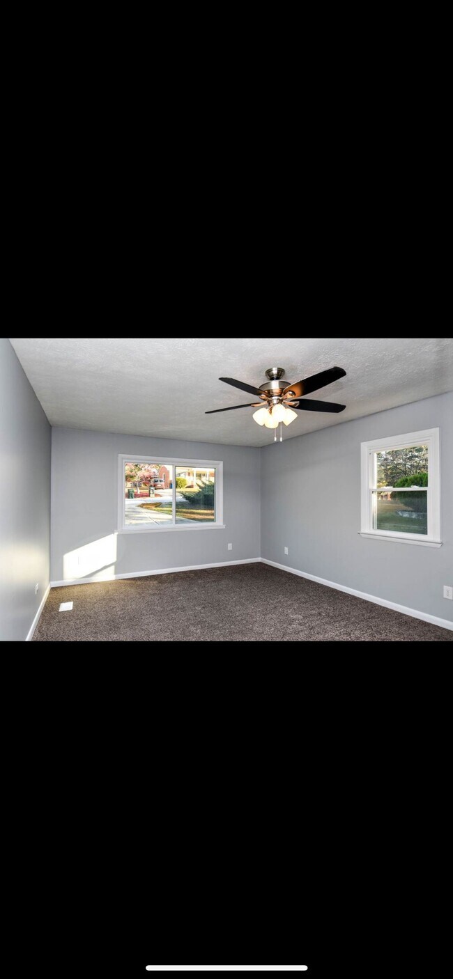 Building Photo - 3111 Braddock Dr