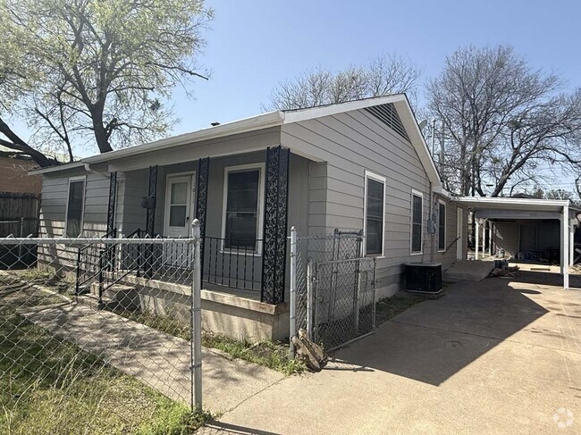 Building Photo - 1011 Rocky Ln