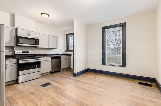 Building Photo - 1044 Sullivant Ave