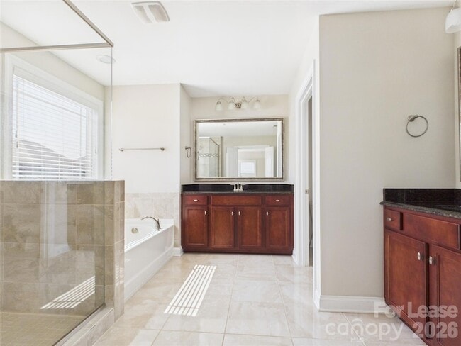 Building Photo - 1455 Briarfield Dr NW