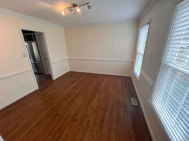 Building Photo - 5916 Park Forest Ln