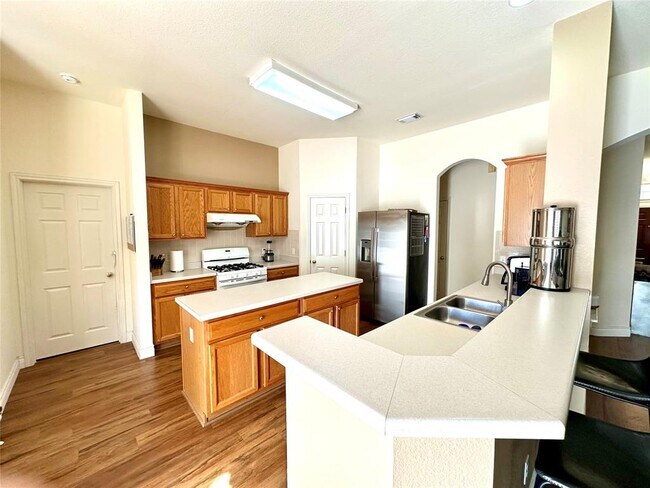 Building Photo - 15818 Hamden Cir