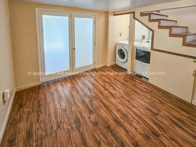 Building Photo - Exquisite Home among the Oak Trees