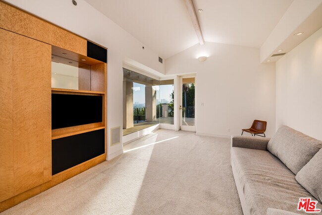 Building Photo - 1136 Calle Vista Dr