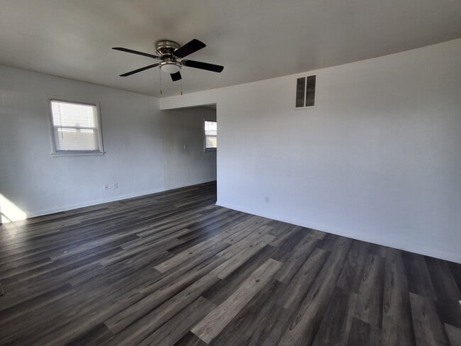 Building Photo - 2514 Chase St