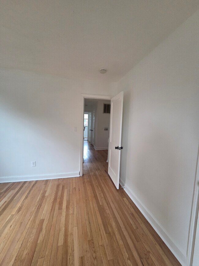 Building Photo - 4262 Clay St NE