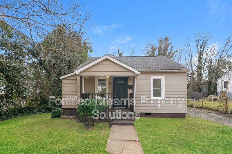 Primary Photo - 2010 Temple St