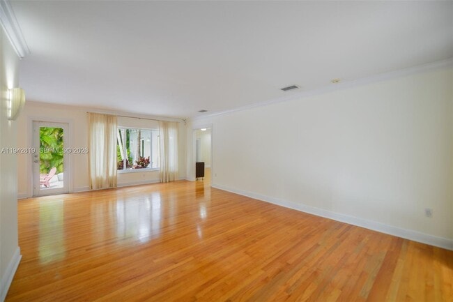 Building Photo - 911 Mariana Ave