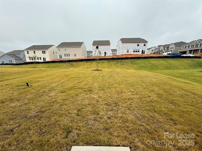 Building Photo - 6337 Fairfax Ct