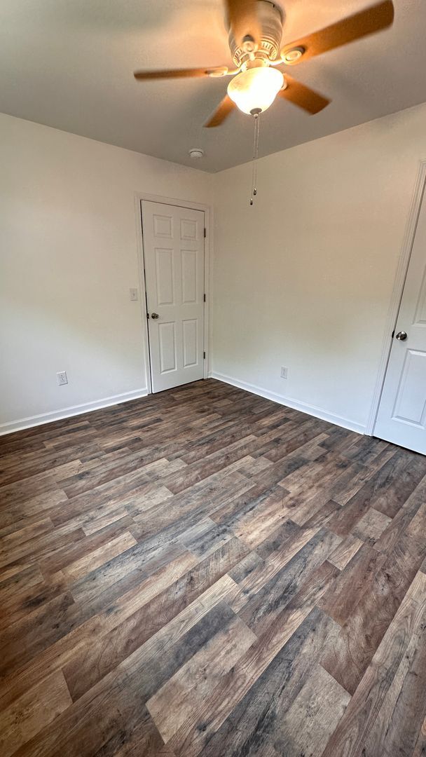 Building Photo - 2BR/1BA Renovated Triplex Unit – Prime Location Near Meharry, TSU, and Vandy!