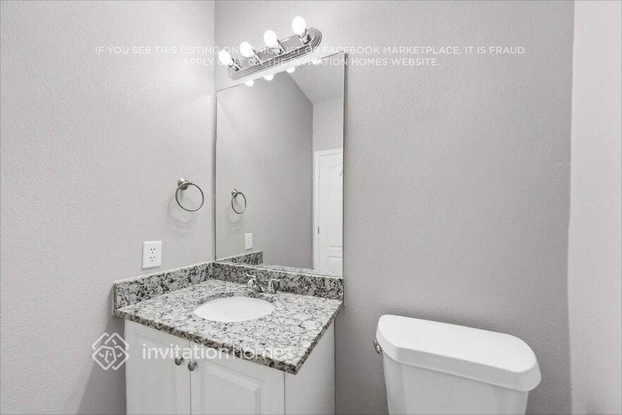 Building Photo - 6025 Fossil Dr